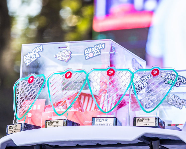 Egyedi akril díj-serleg - Alfa