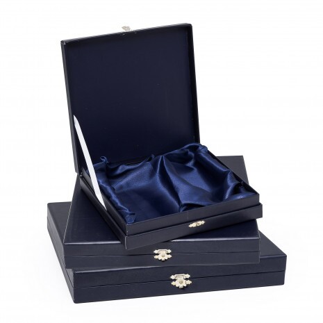 Cutie cadou albastră pentru farfurii decorative