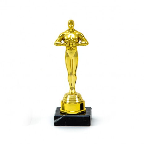 Statuetă Ossi pe soclu din marmură neagră