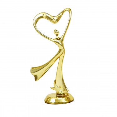 Dans (modern) figură aurie